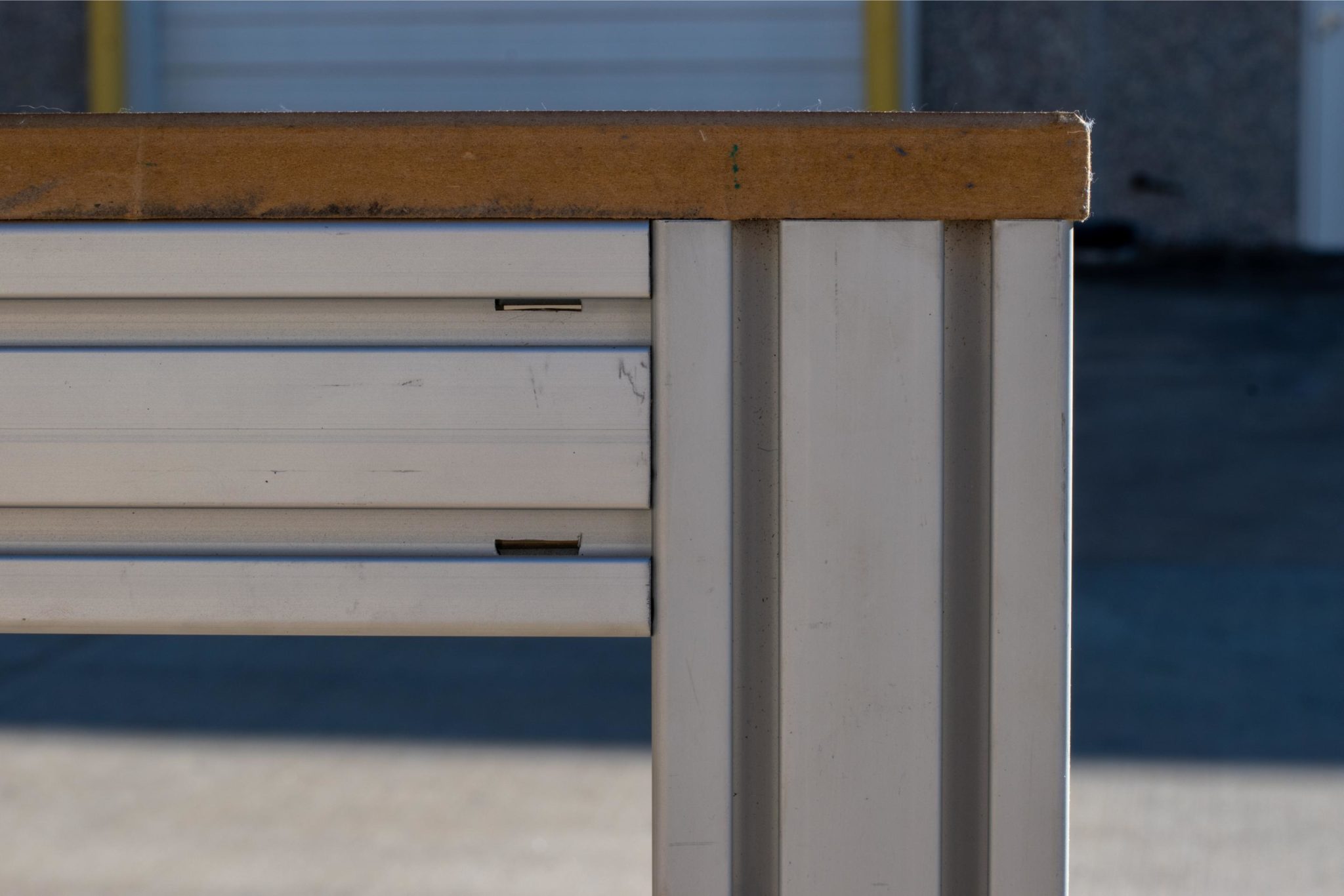 Silver 7 Pre Engineered Frame Solutions Corner Wood Top Table Corner