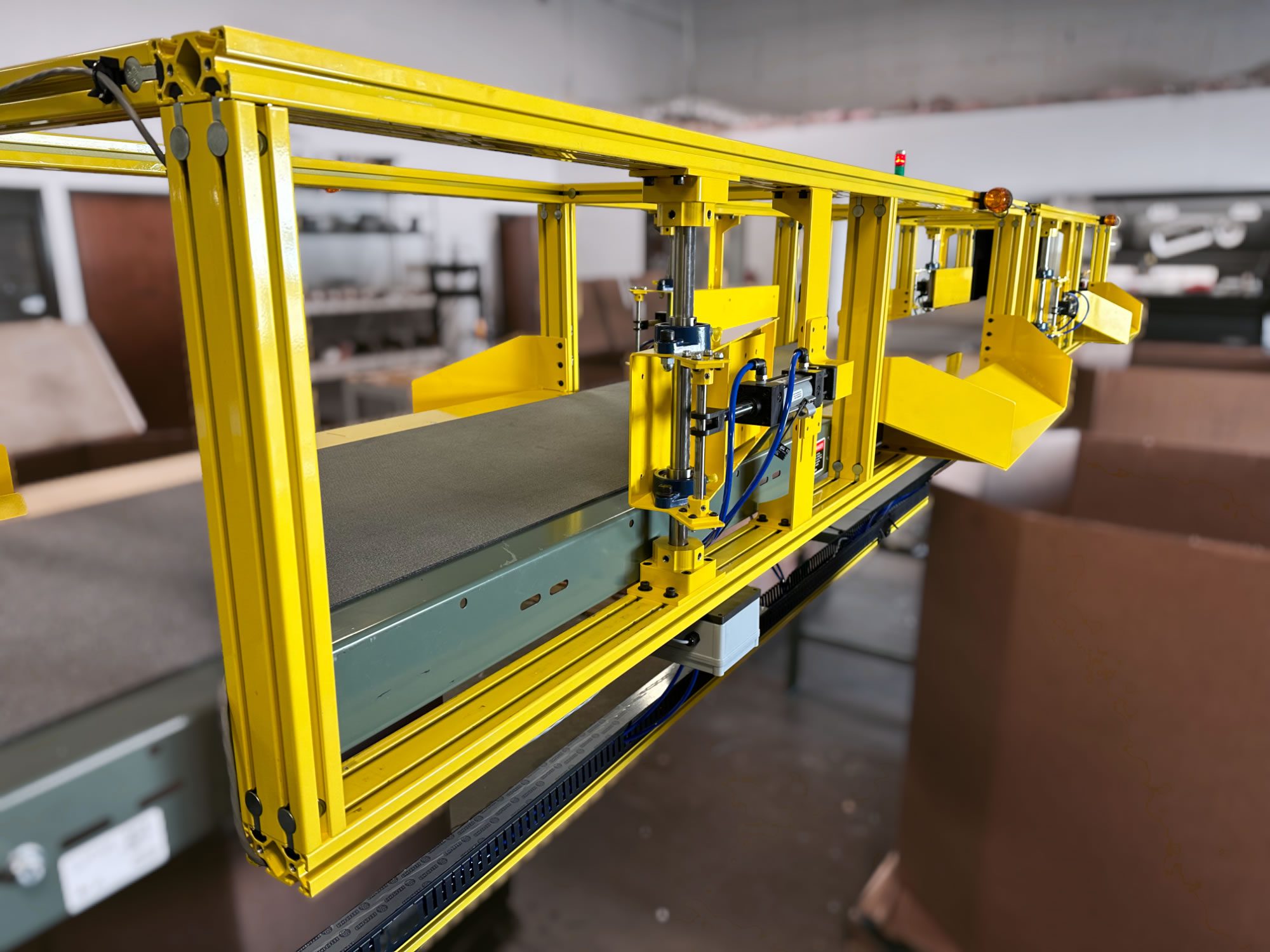 Silver 7 Pre Engineered Framing Solutions Hydraulic Yellow Frame Horizontal 2
